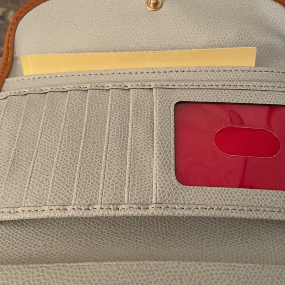 Dooney & Bourke wallet - Picture 2 of 4